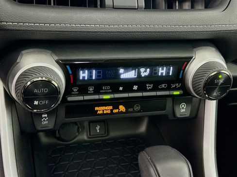 Certified 2022 Toyota RAV4 XLE image 10