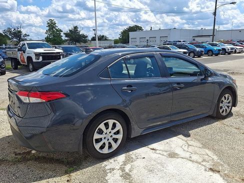 Used 2025 Toyota Corolla LE FWD image 7