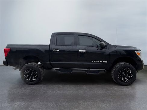 Used 2020 Nissan Titan SV w/ SV Convenience Package image 6