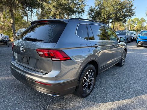 Used 2019 Volkswagen Tiguan SE w/ Panoramic Sunroof Package image 10