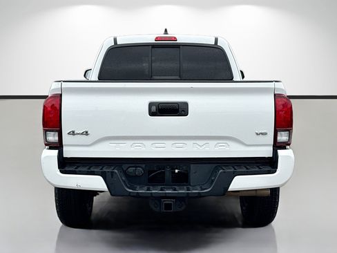 Used 2022 Toyota Tacoma SR AWD/4WD image 4