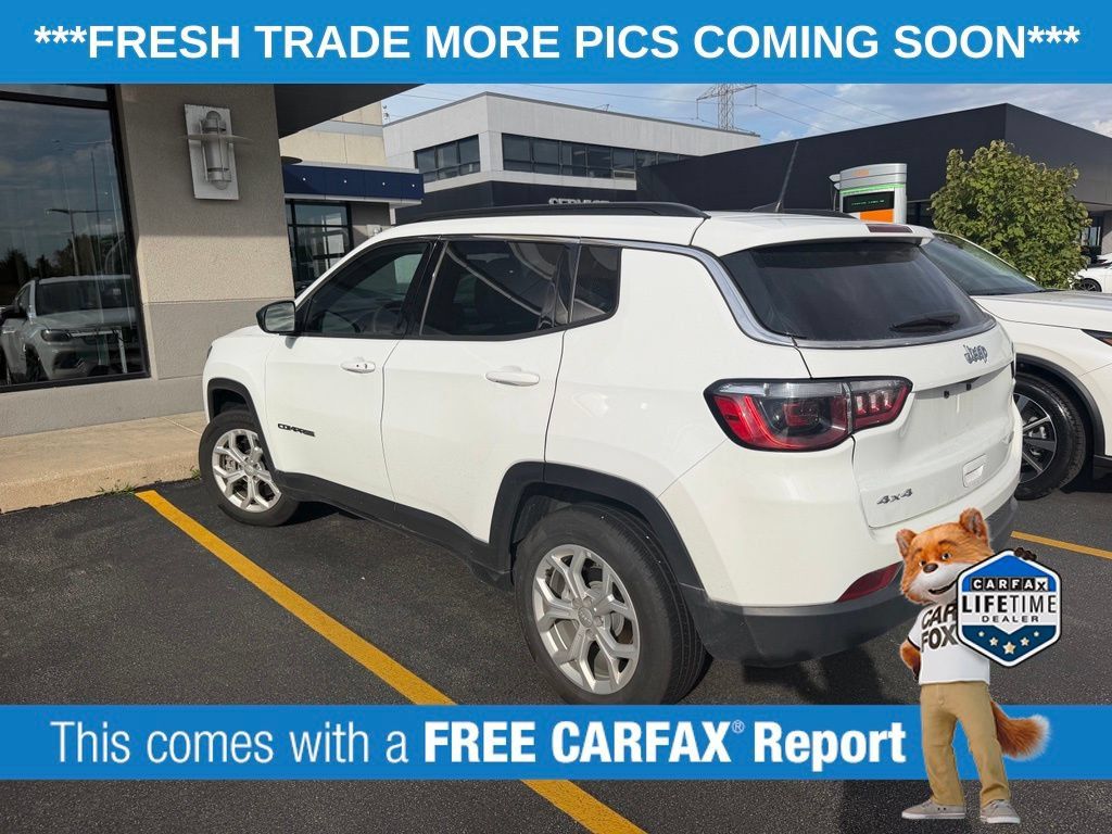 Used 2024 Jeep Compass Latitude AWD/4WD image 5