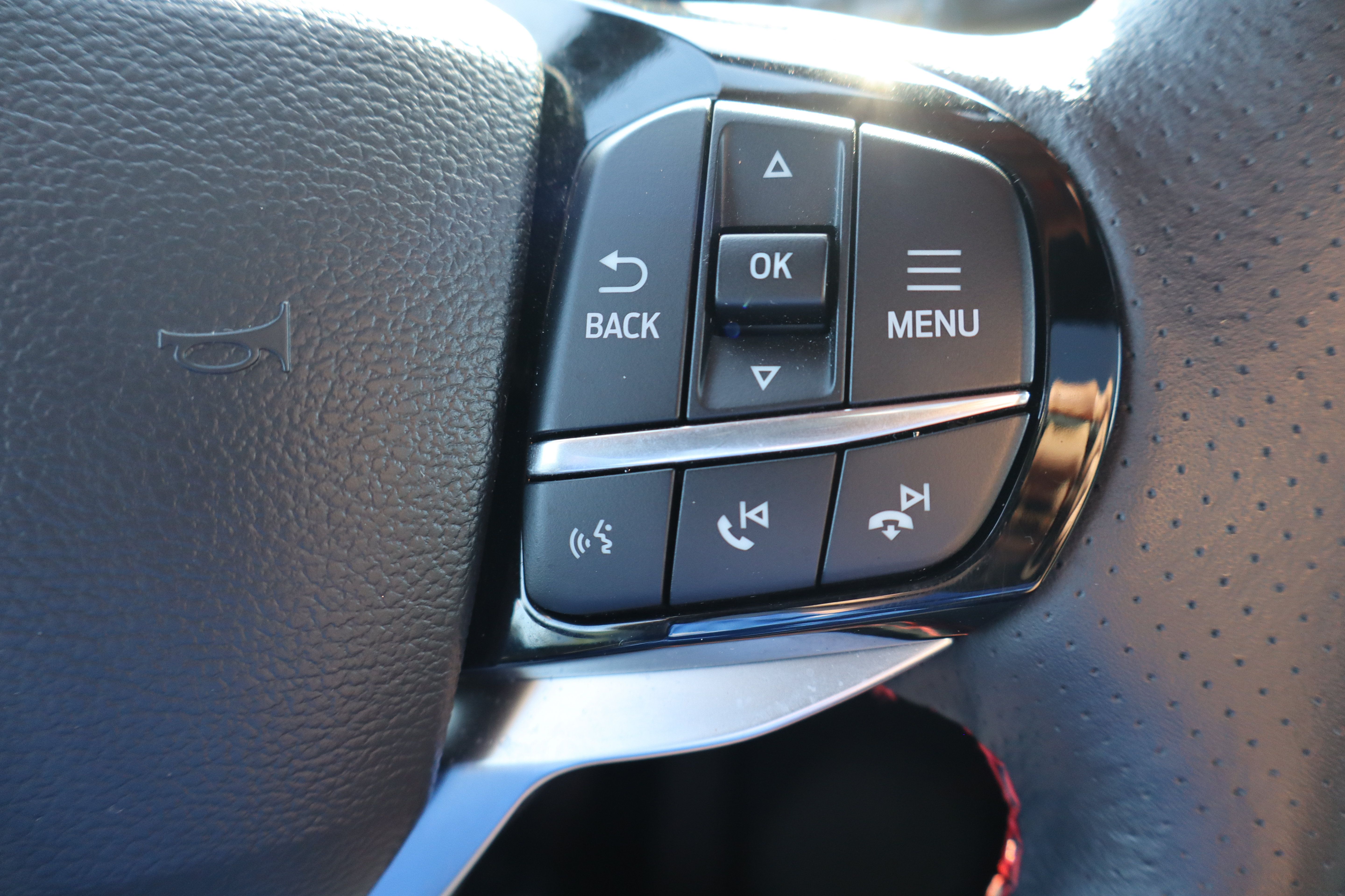 Used 2025 Ford Explorer ST-Line w/ Premium Package AWD/4WD image 18