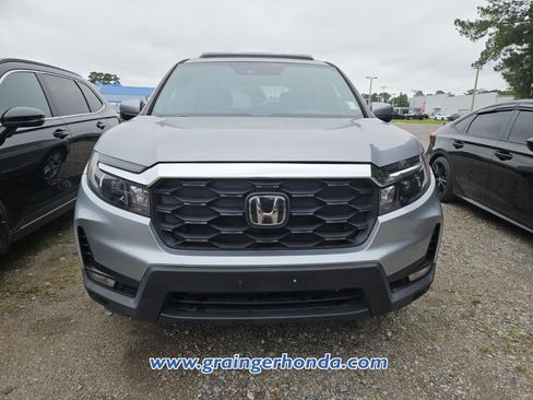 Certified 2024 Honda Passport EX-L image 3