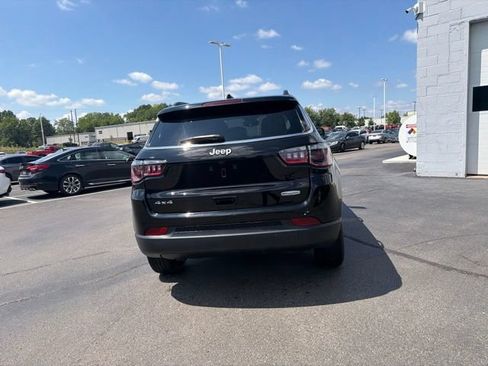 Used 2024 Jeep Compass Latitude AWD/4WD image 11