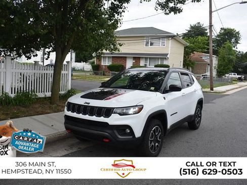 Used 2025 Jeep Compass Limited AWD/4WD image 2