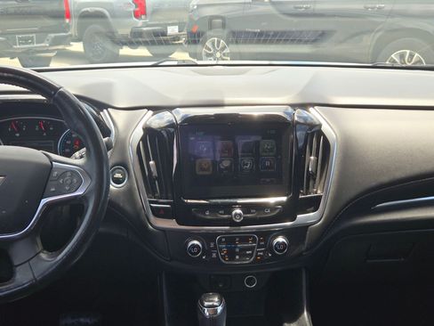 Used 2019 Chevrolet Traverse LT FWD image 17
