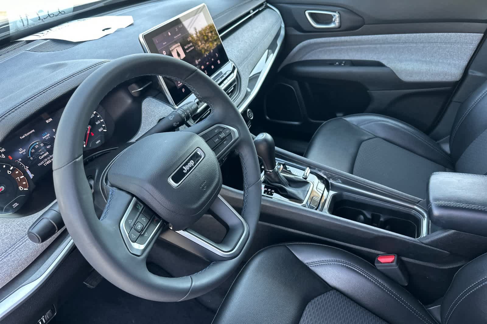 Used 2022 Jeep Compass Latitude AWD/4WD image 10
