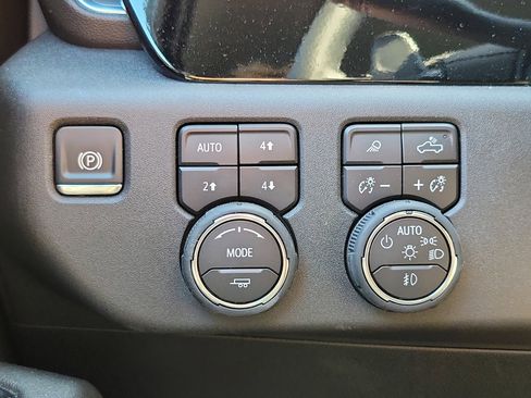 Used 2026 Chevrolet Silverado 1500 LTZ w/ Z71 Off-Road Package image 27