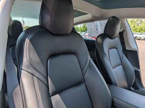 Used 2022 Tesla Model 3 Long Range AWD/4WD image 11