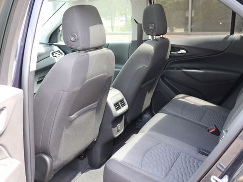 Used 2021 Chevrolet Equinox LT FWD image 19