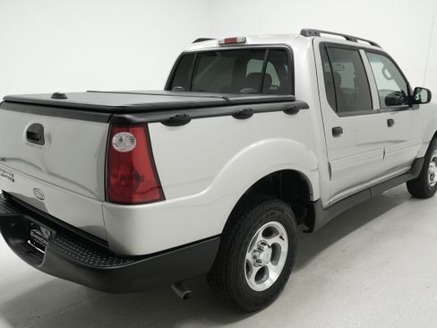 Used 2005 Ford Explorer Sport Trac Adrenalin image 4