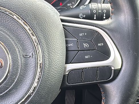 Used 2019 Jeep Compass Latitude image 23