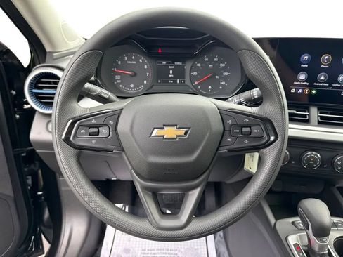 New 2026 Chevrolet Trax LS w/ LS Convenience Package FWD image 15