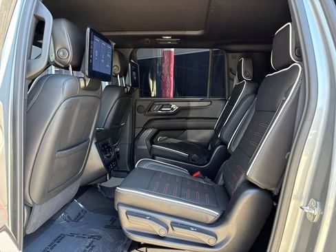 Used 2025 GMC Yukon XL AT4 Ultimate AWD/4WD image 15