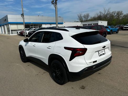 New 2026 Chevrolet Trax ACTIV w/ Sunroof Package FWD image 5