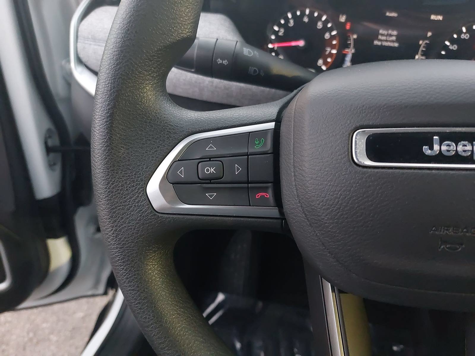 Used 2025 Jeep Compass Sport AWD/4WD image 16