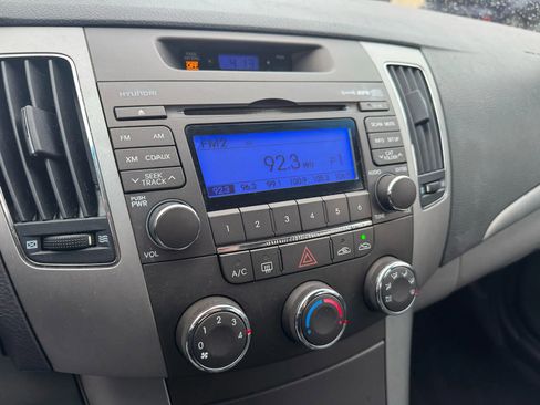 Used 2010 Hyundai Sonata GLS image 17