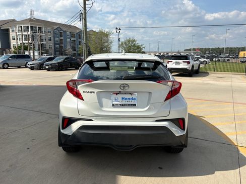 Used 2021 Toyota C-HR LE image 7