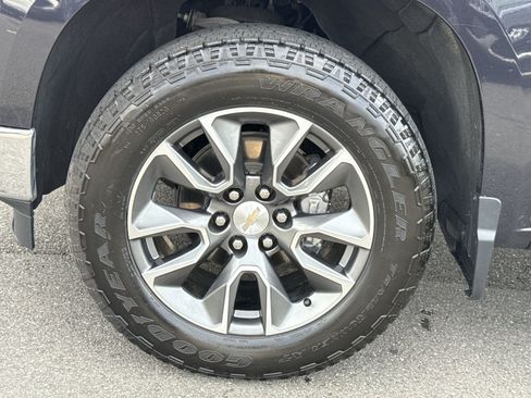 Used 2024 Chevrolet Silverado 1500 LT AWD/4WD image 12