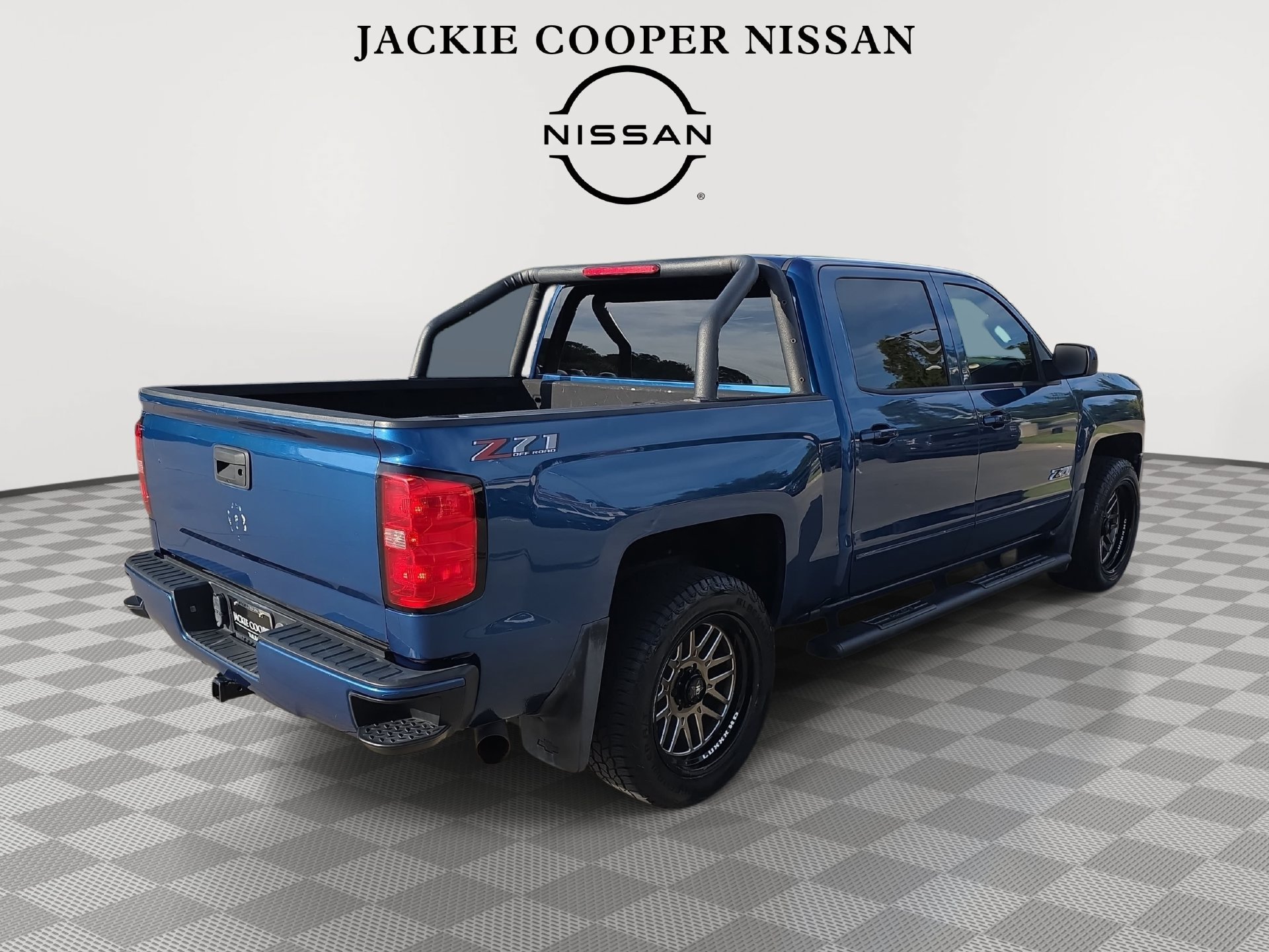 Used 2018 Chevrolet Silverado 1500 LT w/ All Star Edition AWD/4WD image 5