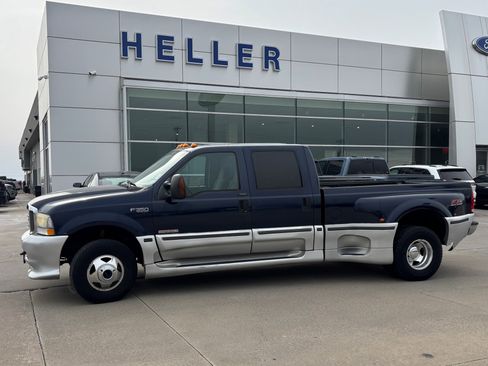 Used 2004 Ford F350 XLT image 3