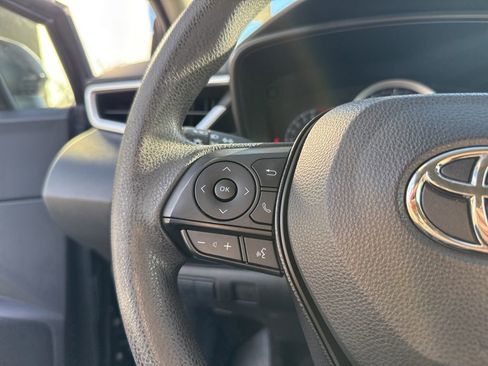 Used 2020 Toyota Corolla LE image 16