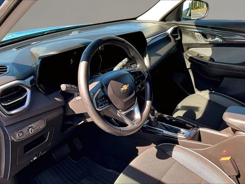 Used 2024 Chevrolet TrailBlazer LT w/ LT Cold Weather Package FWD image 13