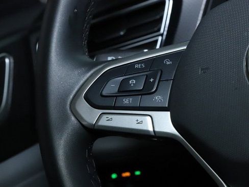 Used 2025 Volkswagen Atlas Peak Edition SE image 26