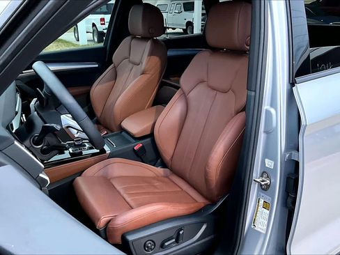 Certified 2024 Audi Q5 2.0T Prestige w/ Prestige Package AWD/4WD image 9