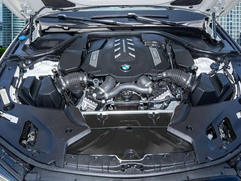 Used 2023 BMW M550i xDrive w/ Dynamic Handling Package AWD/4WD image 38
