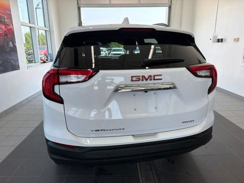 Used 2022 GMC Terrain SLE w/ Driver Convenience Package AWD/4WD image 4