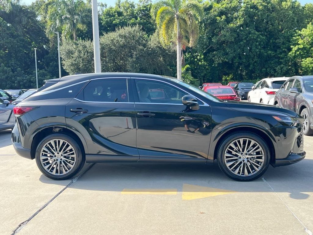 Certified 2024 Lexus RX 350 FWD w/ Convenience Package image 8