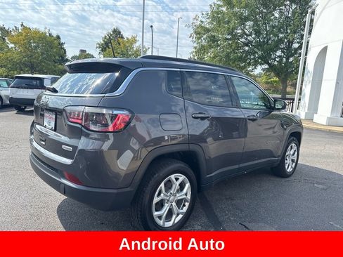Used 2024 Jeep Compass Latitude AWD/4WD image 7