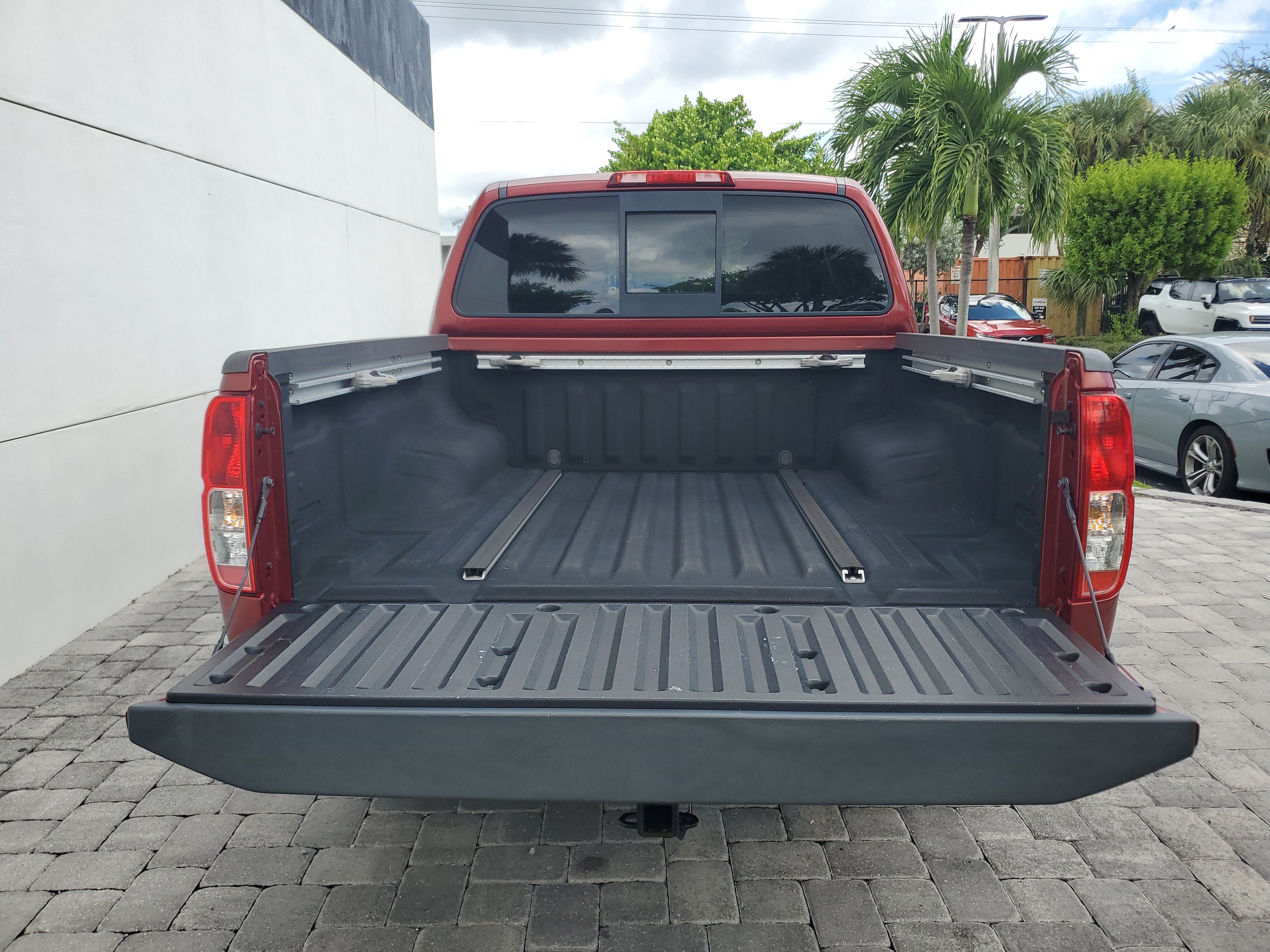Used 2018 Nissan Frontier 4x4 Crew Cab image 11