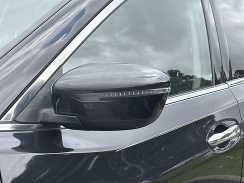 Used 2016 Nissan Rogue SV FWD image 5
