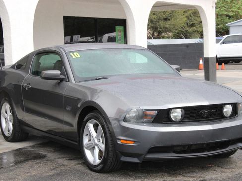 Used 2010 Ford Mustang GT RWD image 27
