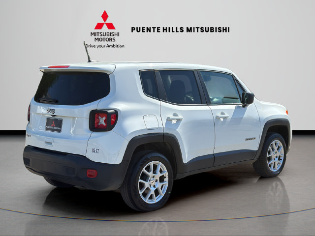 Used 2023 Jeep Renegade Latitude AWD/4WD image 5