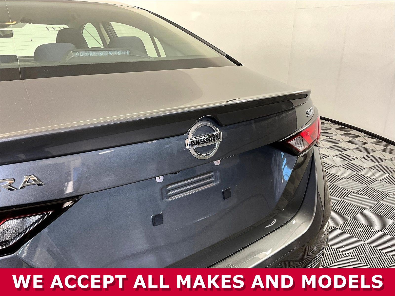 Used 2023 Nissan Sentra SR w/ Electronics Package FWD image 22