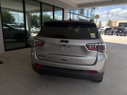 Used 2023 Jeep Compass Latitude w/ Sun and Sound Group AWD/4WD image 5
