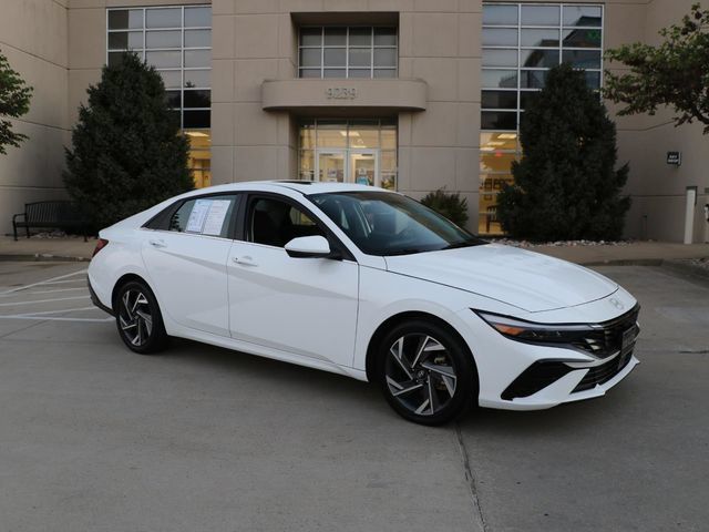 Used 2025 Hyundai Elantra SEL FWD image 1