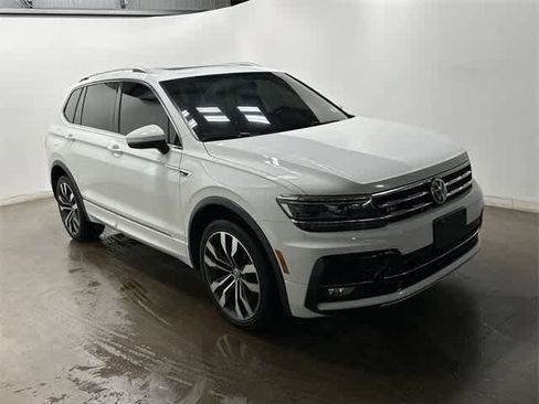 Certified 2020 Volkswagen Tiguan SEL Premium R-Line image 32