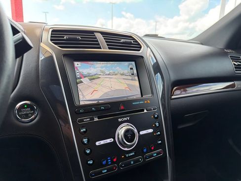 Used 2018 Ford Explorer Platinum AWD/4WD image 39