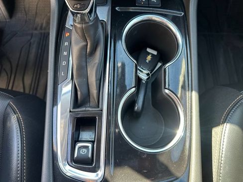 Used 2023 Chevrolet Equinox Premier AWD/4WD image 38