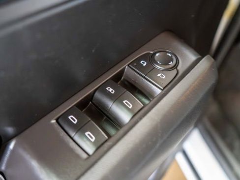 Used 2023 Chevrolet Colorado LT w/ LT Convenience Package AWD/4WD image 17