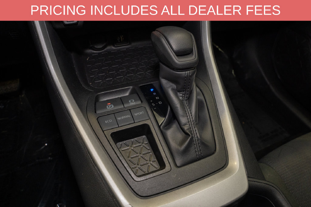 Used 2025 Toyota RAV4 XLE FWD image 15