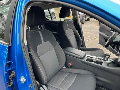 Used 2025 Nissan Sentra SV image 34