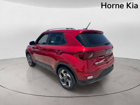 Used 2025 Hyundai Venue Limited FWD image 5