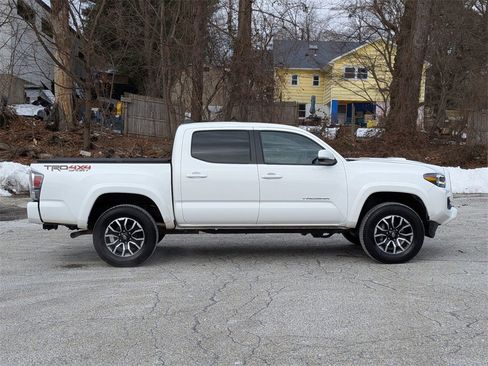 Used 2023 Toyota Tacoma TRD Sport image 2