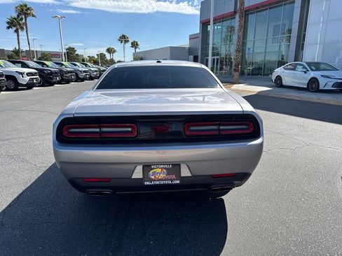 Used 2017 Dodge Challenger SXT RWD image 6
